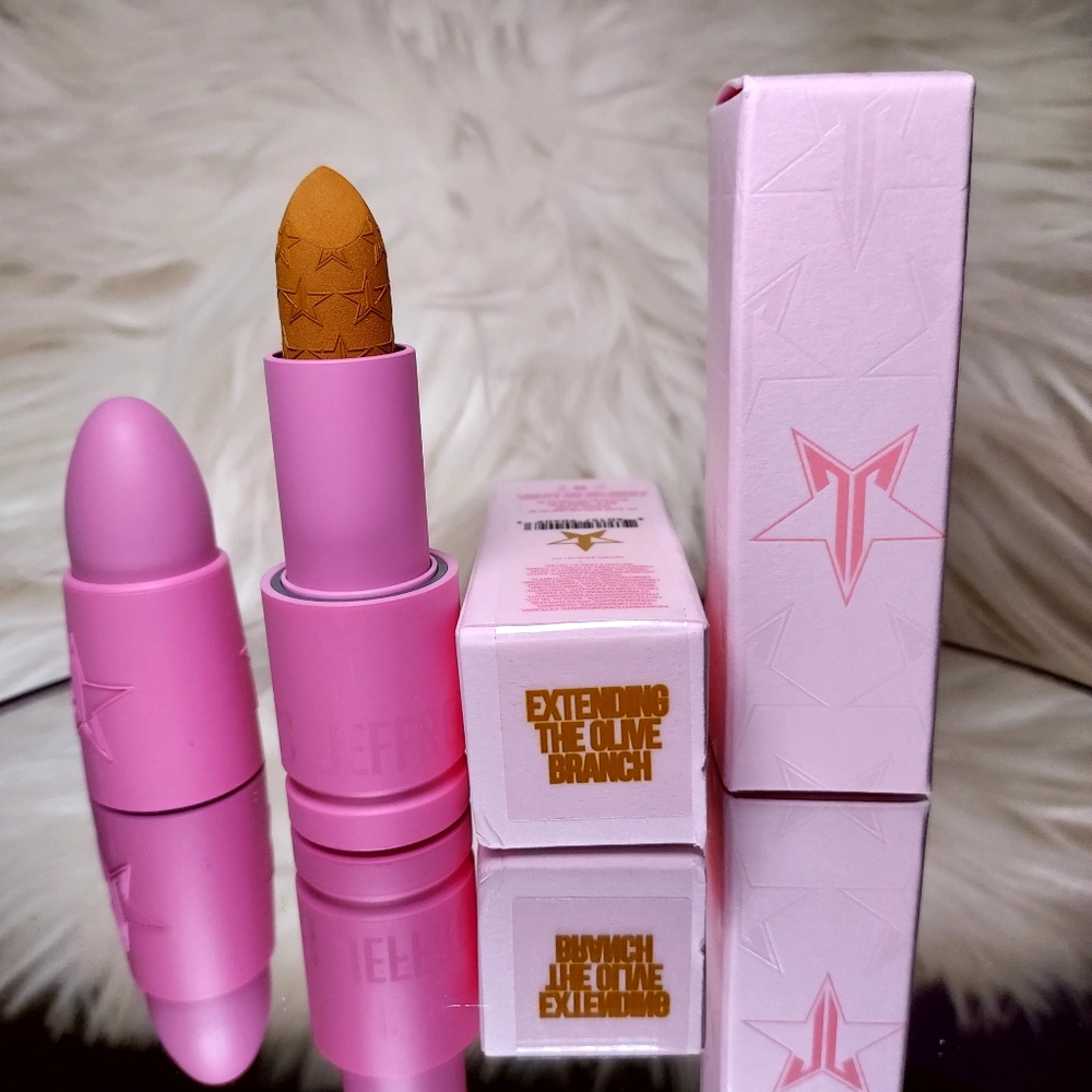 NIB Jeffee Star Velvet Trap Lipstick, Extending the Olive Branch